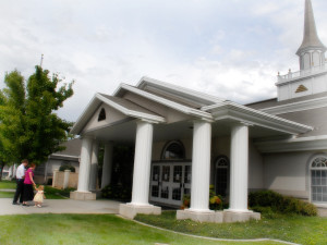Mormon-Family-walking-to-the-church-building
